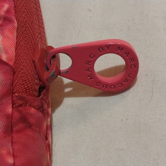 Marc By Marc Jacobs Workware pink embossed nylon laptop iPad tablet sleeve case - Picture 5 of 8